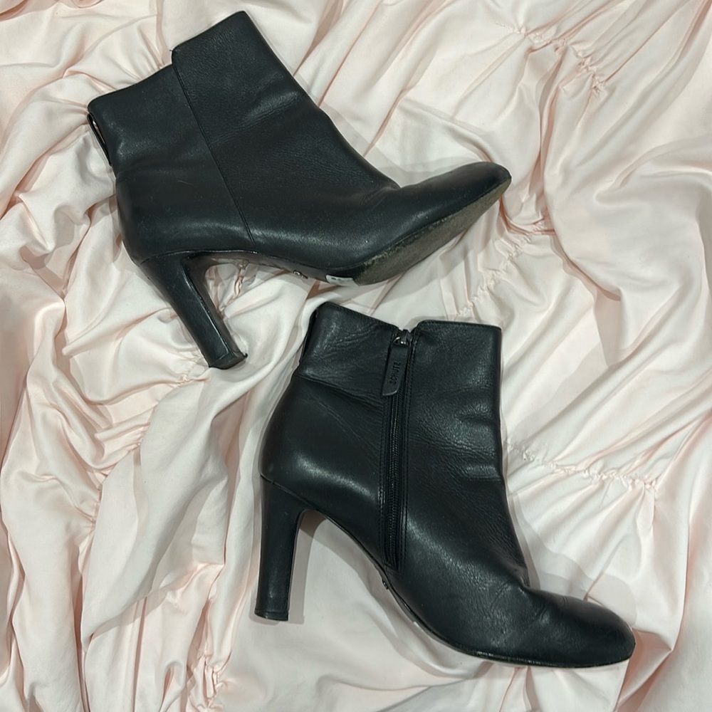 Schutz Black Leather Heeled Ankle Boots
